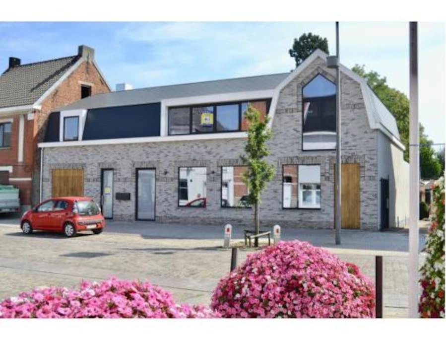 Leuk Overnachten In Hartje Laarne, Dicht Bij Gent! Zewnętrze zdjęcie